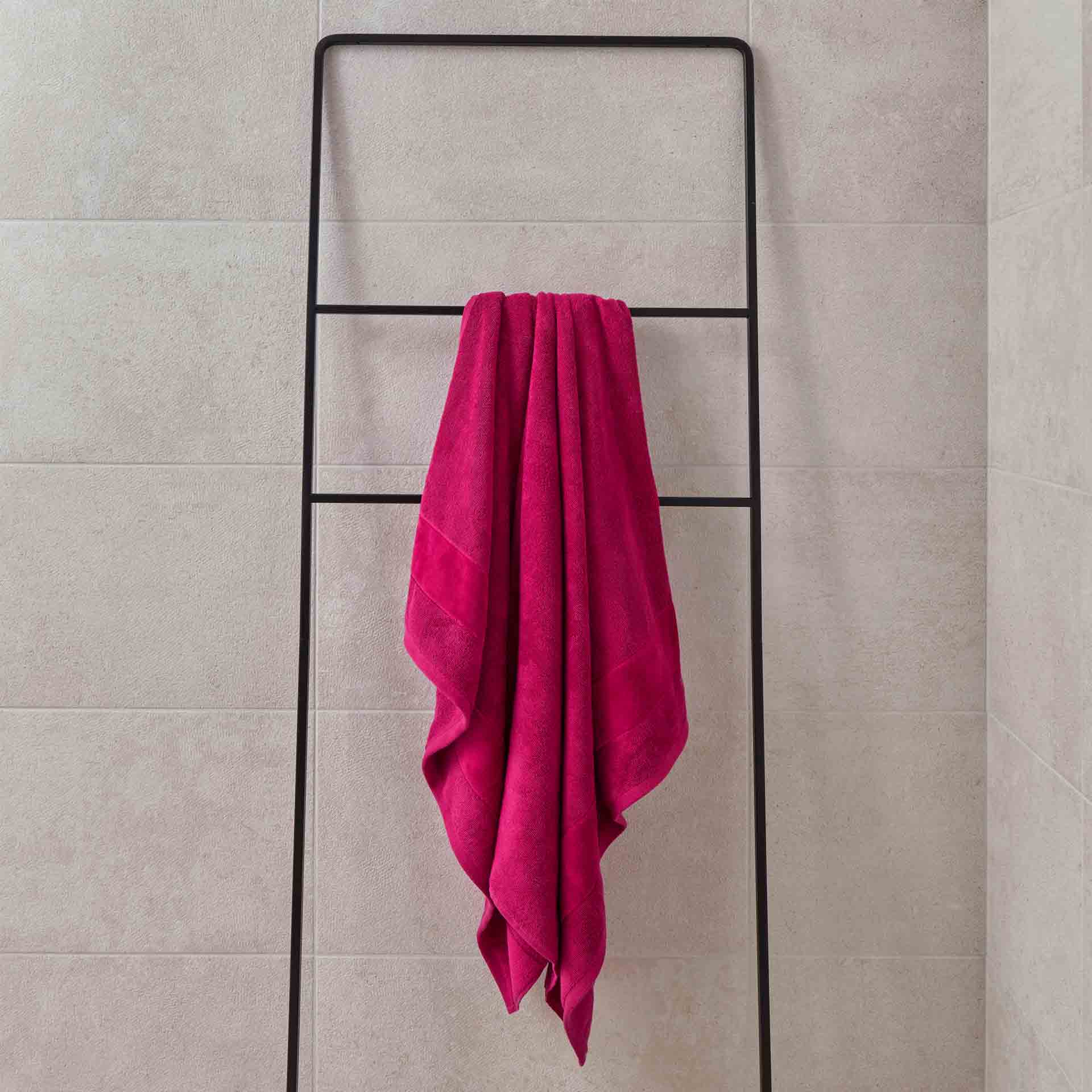 How to Fold Towels for a Luxurious Bathroom Experience