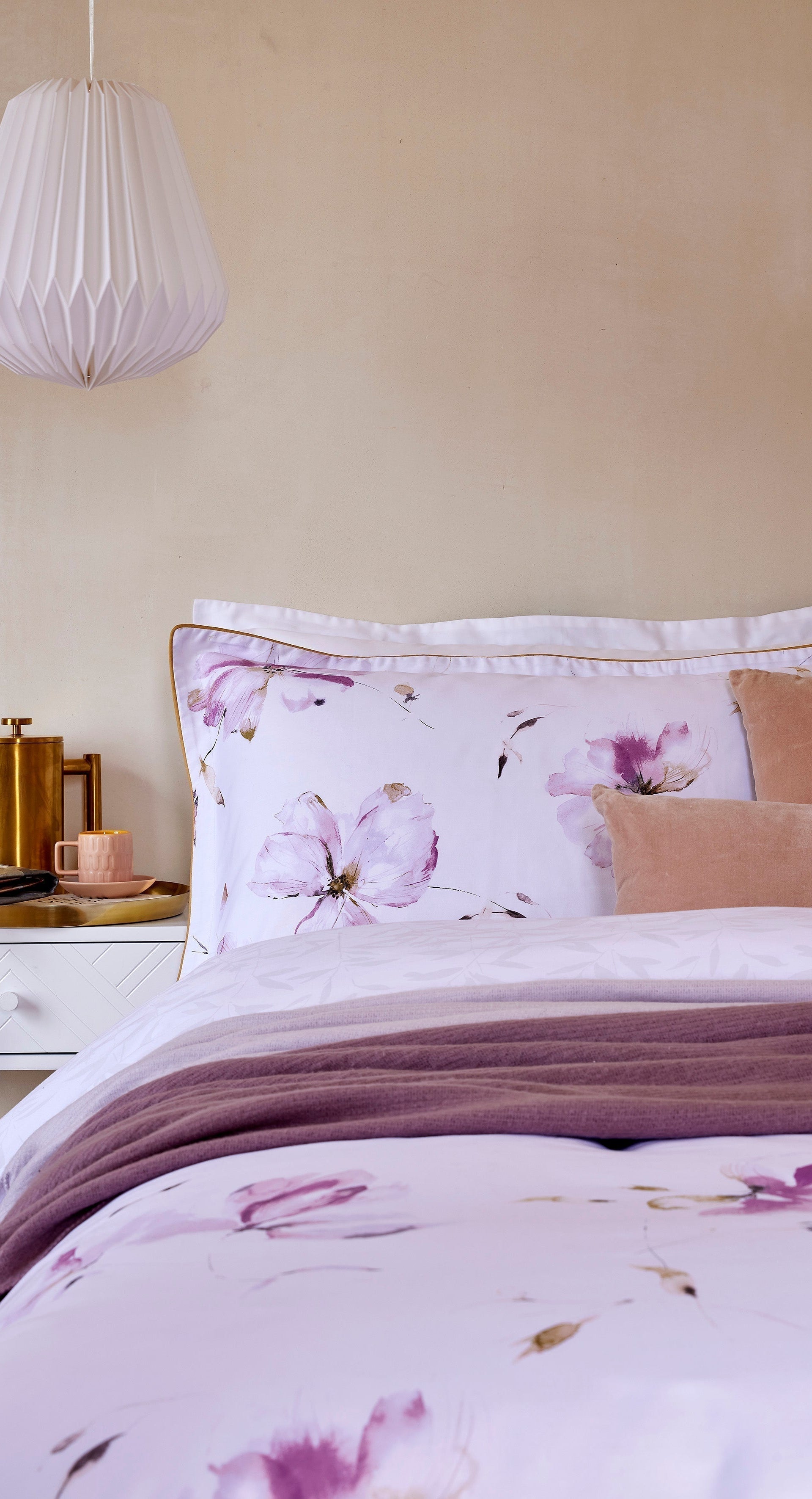 How to Dress a Bed - The Complete Guide