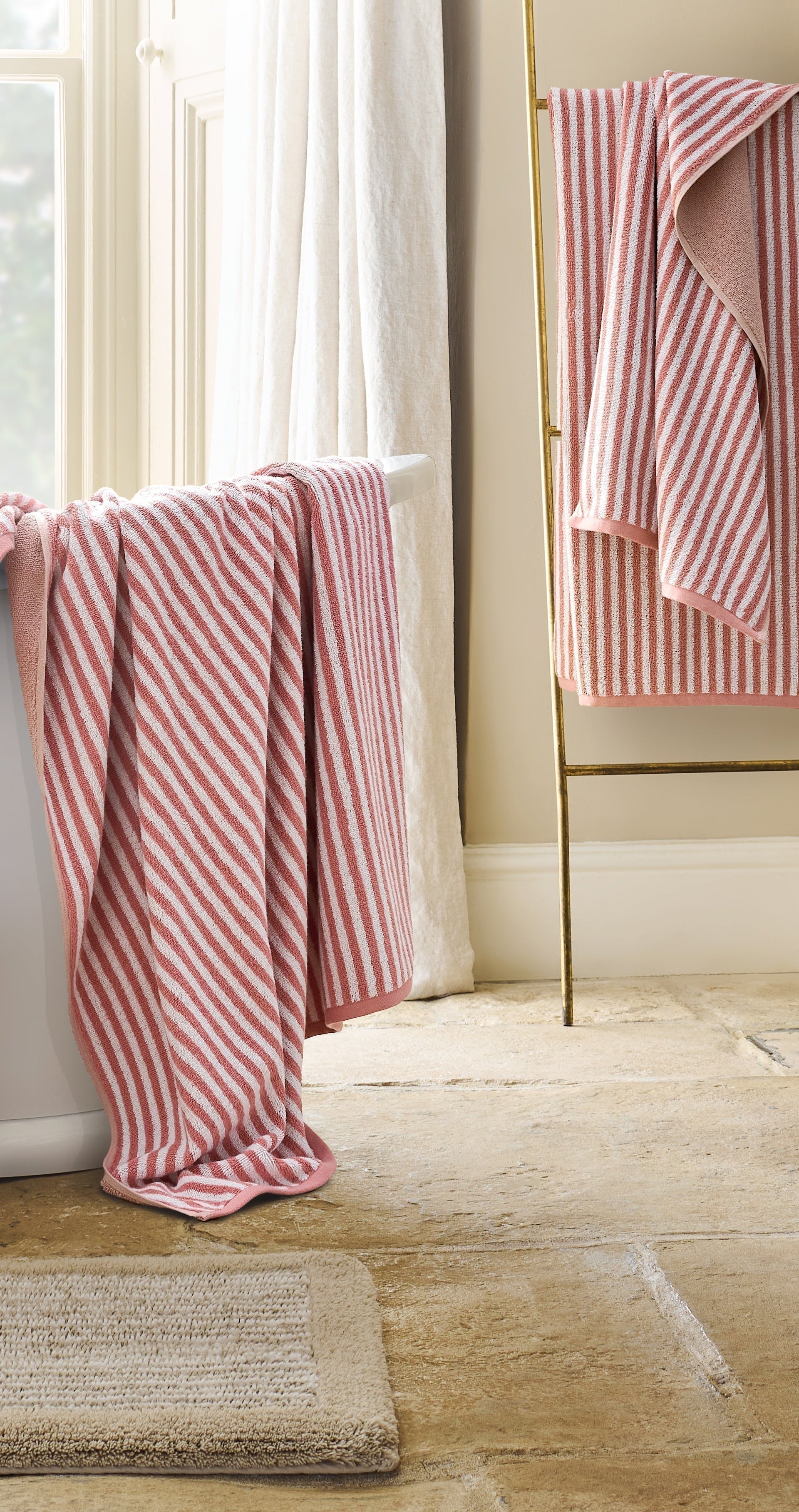 Ways to Inject Colour Into Your Bathroom This Spring