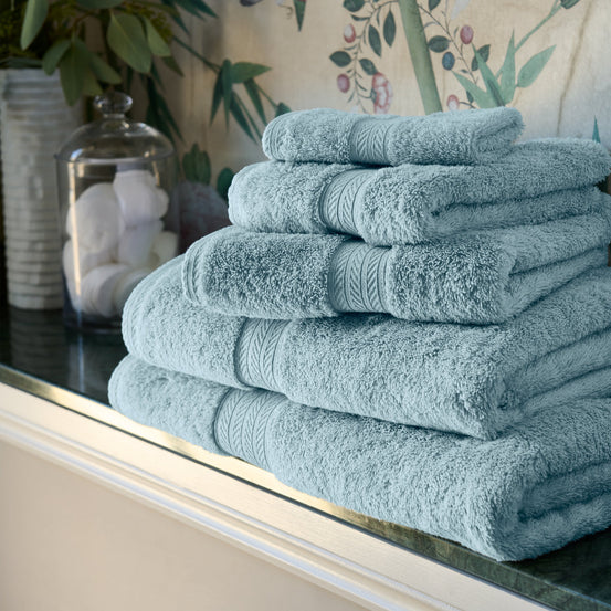 9 Stylish Hand Towel Display Ideas for Your Bathroom