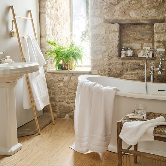 10 Benefits of Taking a Hot Bath