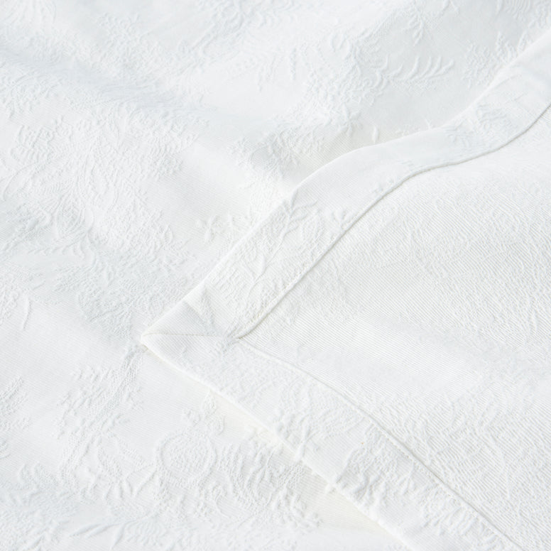 Beatrice Mattelasse Coverlet