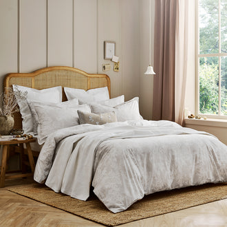 Beatrice Mattelasse Coverlet